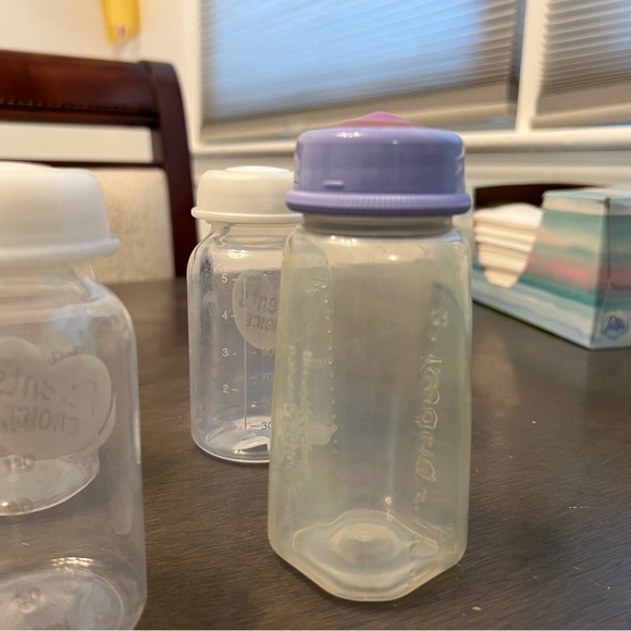 Plastic Milk Storage Bottles and Bags - Picture 5 of 9